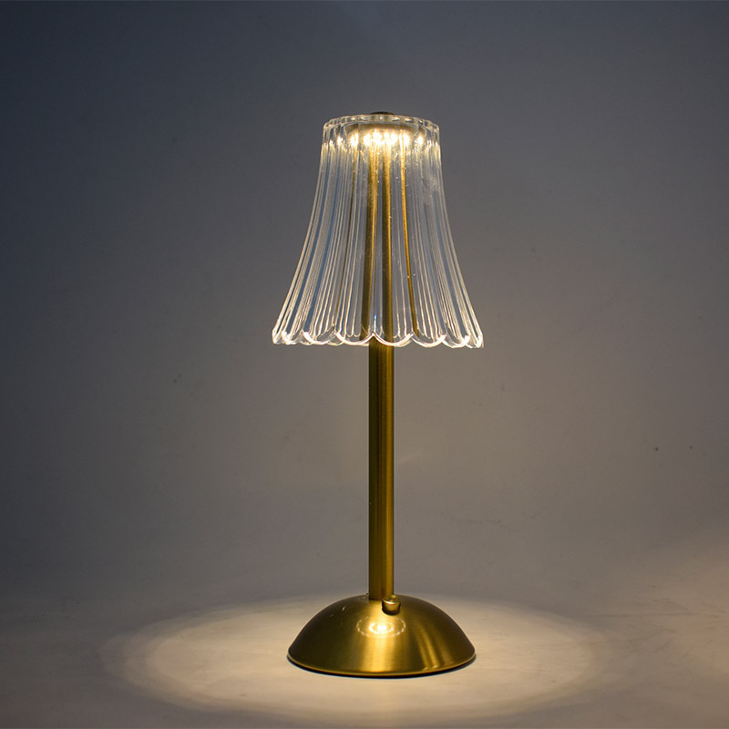 작은 트럼펫 금속 책상 램프