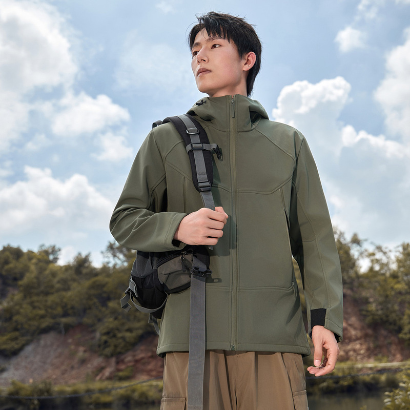 High-Quality Autumn and Winter New Soft Shell Jacket for Men, Windproof and Waterproof Outdoor Mountaineering Hooded Jacket, Couple Sports Jacket