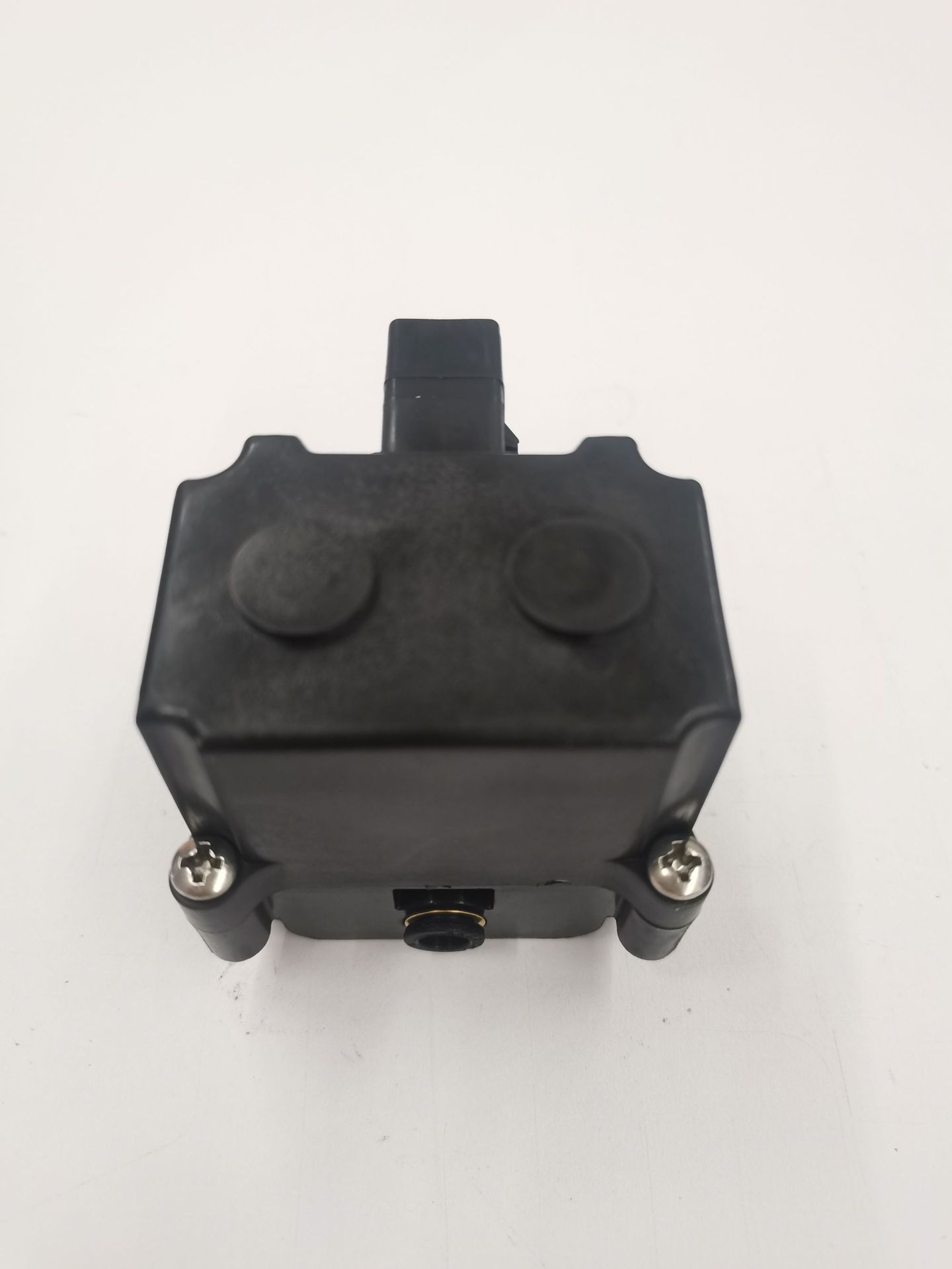 37206789937 distribution valve is suitable for BMW E70 shock absorber valve 37206859714, sourced from the original manufacturer