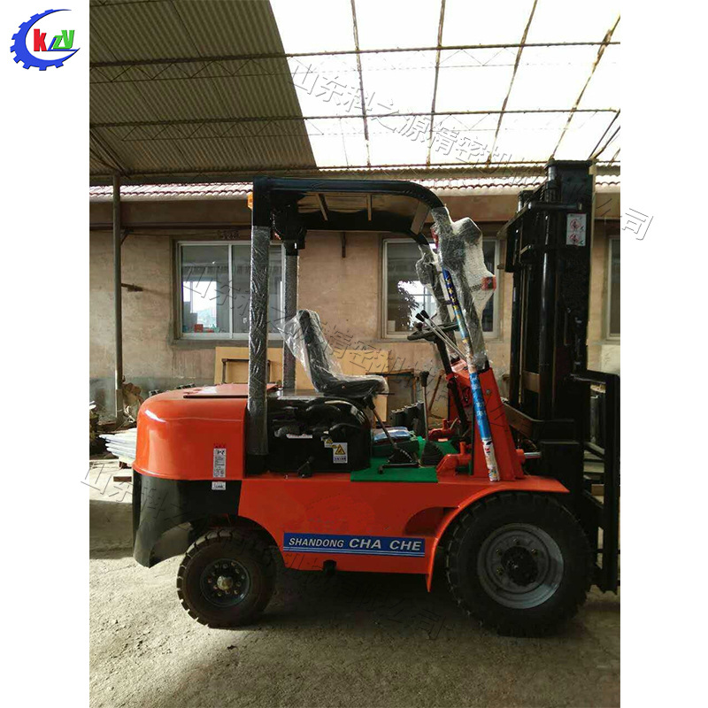 自动变距液力叉车 直喷式发动机柴油叉车 全浮式驾驶室运输车