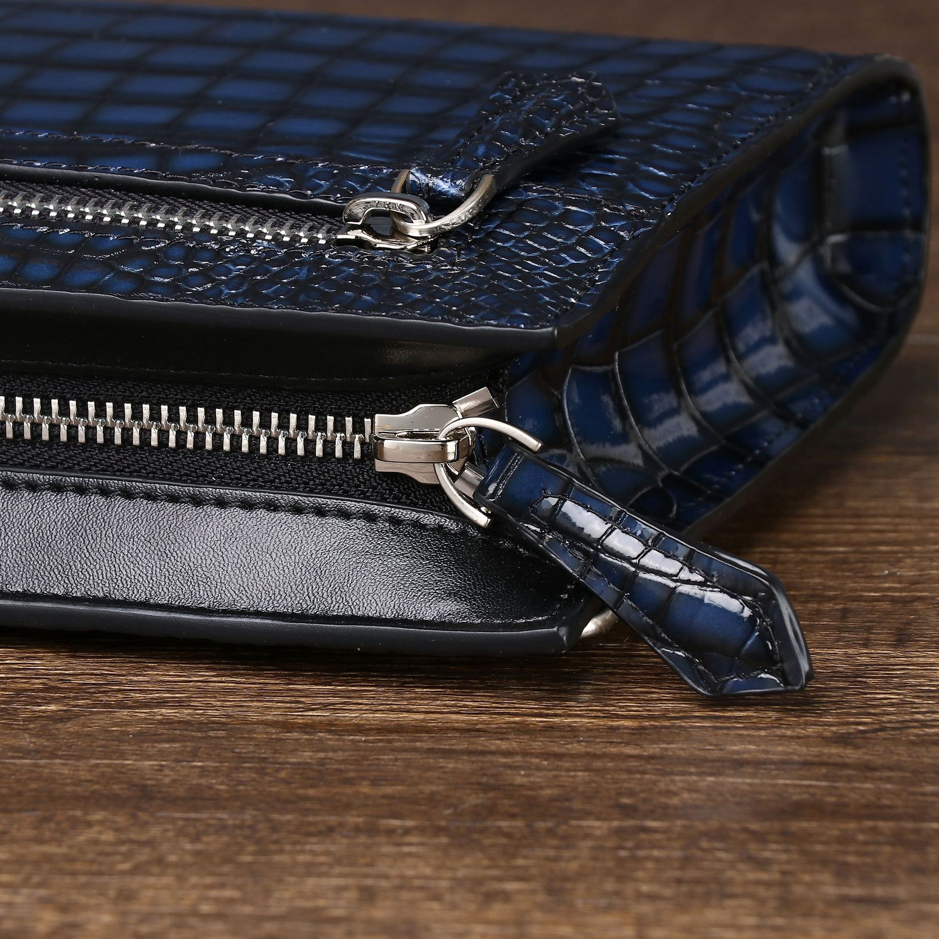 Túi clutch nam da vân cá sấu cầm tay tài liệu dung tích lớn đa năng chi tiết 9