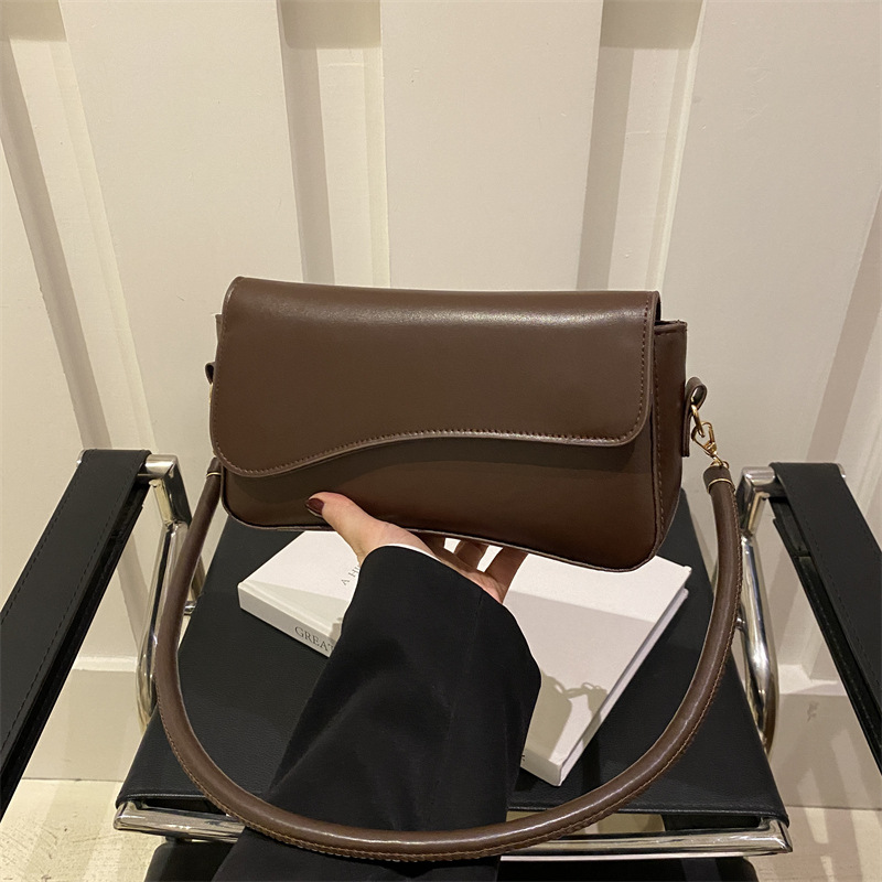 2025 nueva moda con hebilla magnética, bolso cuadrado pequeño, bolso de hombro de textura literaria de moda, bolso de mensajero de moda minimal