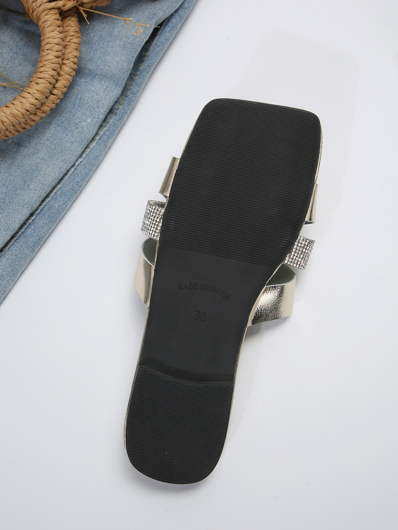 Große Diamant-Flip-Flops mit quadratischer Spitze für Damen im Frühjahr 2024, modisch für Outdoor-Kleidung, Damensandalen und Strand_voghion.com