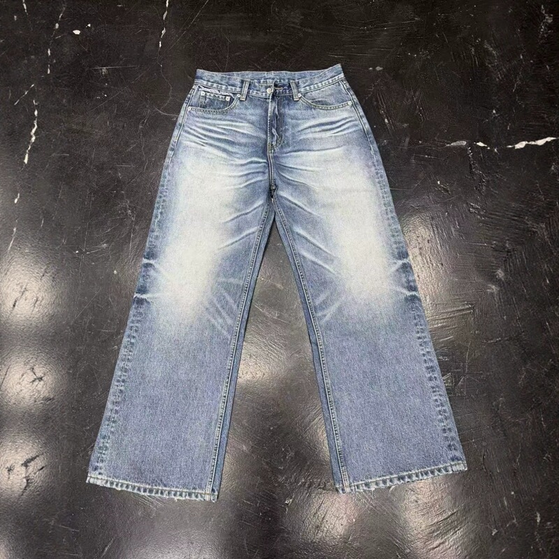 High-quality co-branded 02 Battle Bull King snow pattern light blue washed distressed straight-leg unisex jeans cleanfit High-quality co-branded 02 Battle Bull King snow pattern light blue washed distressed straight-leg unisex jeans cleanfit