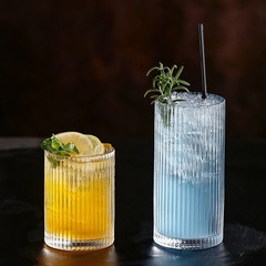 ロングカップのカクテルカップのジュースカップの飲み物カップの縦紋insネットの赤いコップのコップのストライプのグラス