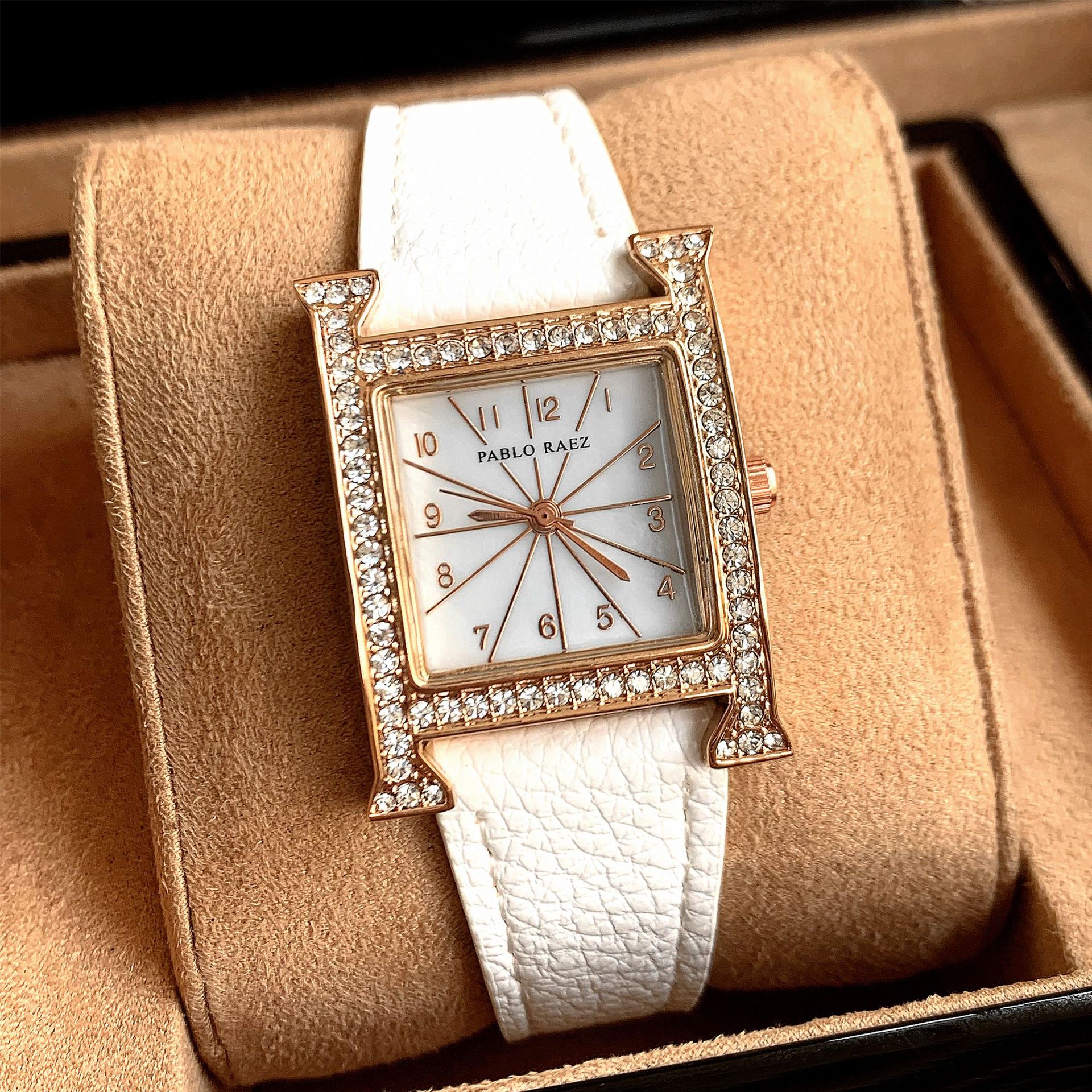 2024 Nové, nejprodávanější hodinky Špičkové lehké luxusní dámské hodinky Instagram Luxusní plně automatické vodotěsné hodinky Autentické_voghion.com