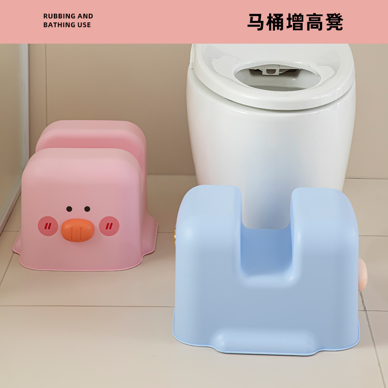 ��ͯС���ӷ�����ű����������ʳ���ɵ�ԡ��ϴ��������ػ�Ь��