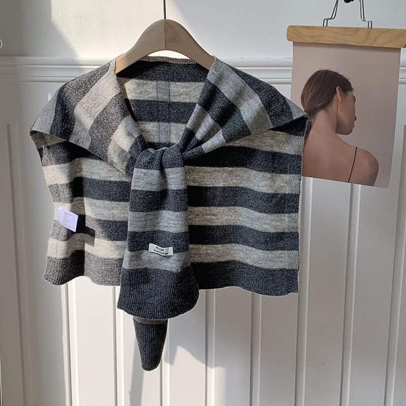 Shallo de punto de alta sensación de otoño y invierno 2025 nuevo estilo de sala de aire acondicionado de punto pequeño hombro de hombro exterior con chal cálido al por mayor