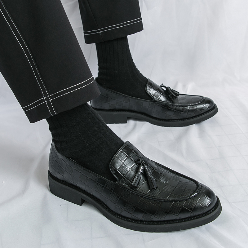 Zapatos de cuero pequeños con flecos transfronterizos para hombres Zapatos Lefu 2025 primavera y otoño nuevos zapatos de cuero de talla grande de estilo británico para hombres