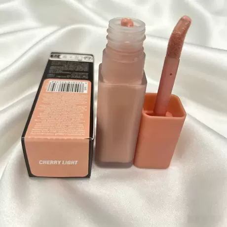Orange concealer cherry light