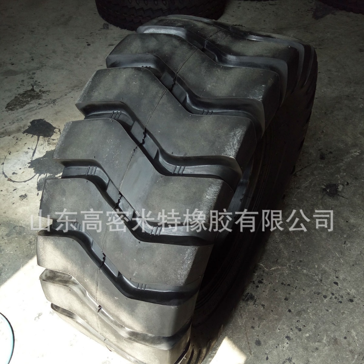 轮胎厂家批发 15/70-18 矿山专用装载机工程轮胎