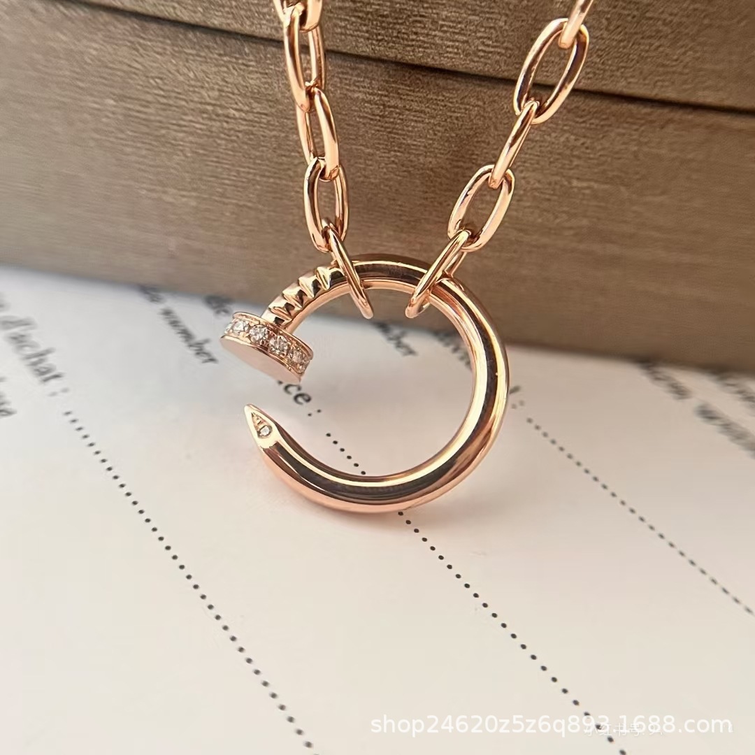 Thick chain rose gold head and tail diamond nail necklace
