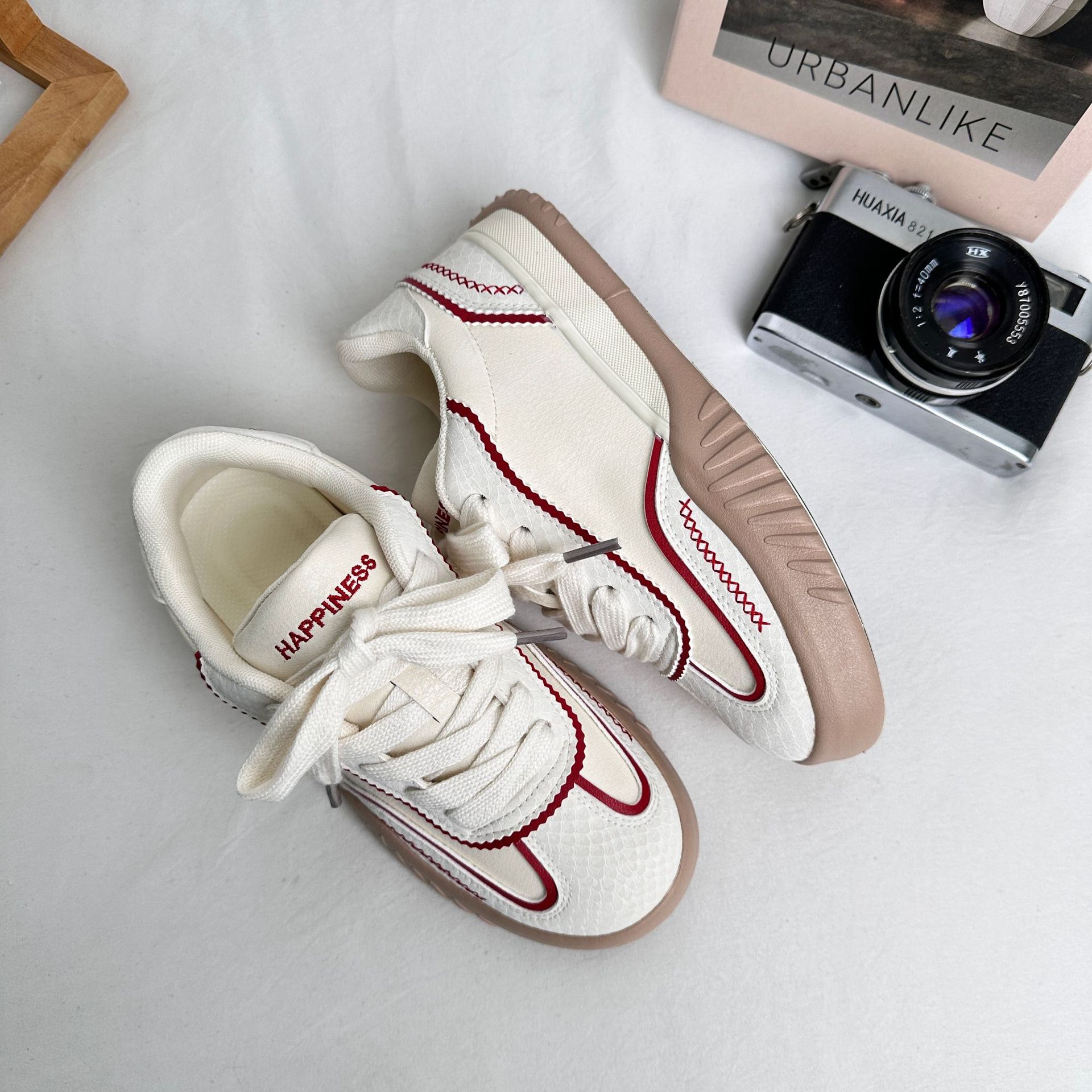 Yuanbo 2025 primavera nuevo estilo zapatos de lona para estudiantes de corte bajo zapatos de lona deportivos casuales para mujer zapatos de cuero para mujer