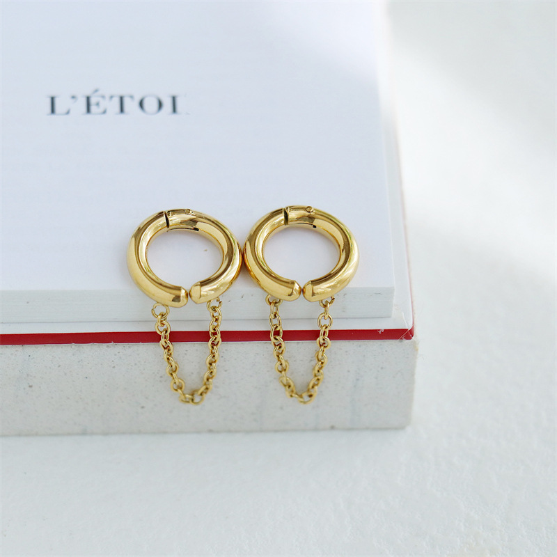 1 Pair Retro Simple Style Solid Color Chain Stainless Steel Ear Cuffs display picture 3