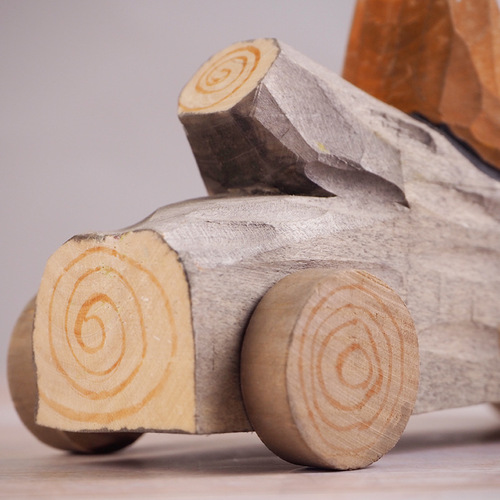 Cartoon toy car solid wood carving ornaments wooden car wooden crafts manufacturer wholesale creative scooter