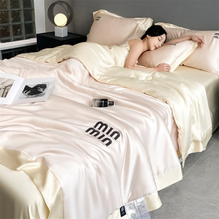 Summer ice silk air conditioning quilt summer cool quilt four-piece set machine washable summer single double thin quilt summer quilt wholesale