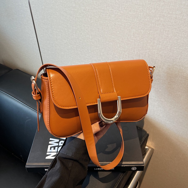 Nicho francés bolsos bajo la axila 2025, nuevo estilo de moda de verano, mochila de hombro, textura, bolsos de mujer elegante.