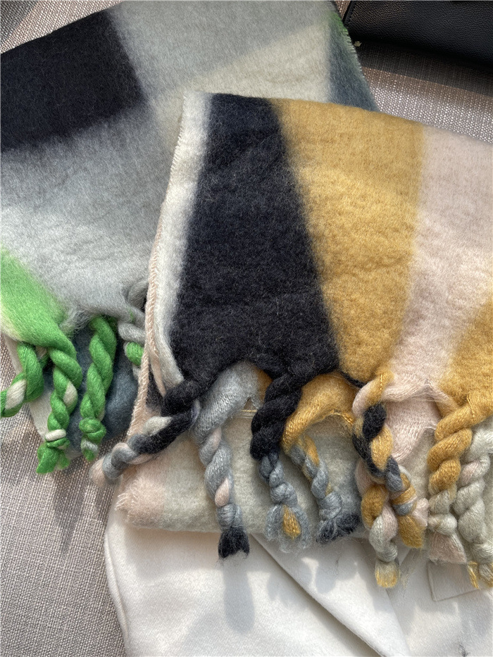 Korean Ins2023 new winter geometric color gradient mohair fringe scarf for women's shawl with two necklaces_voghion.com