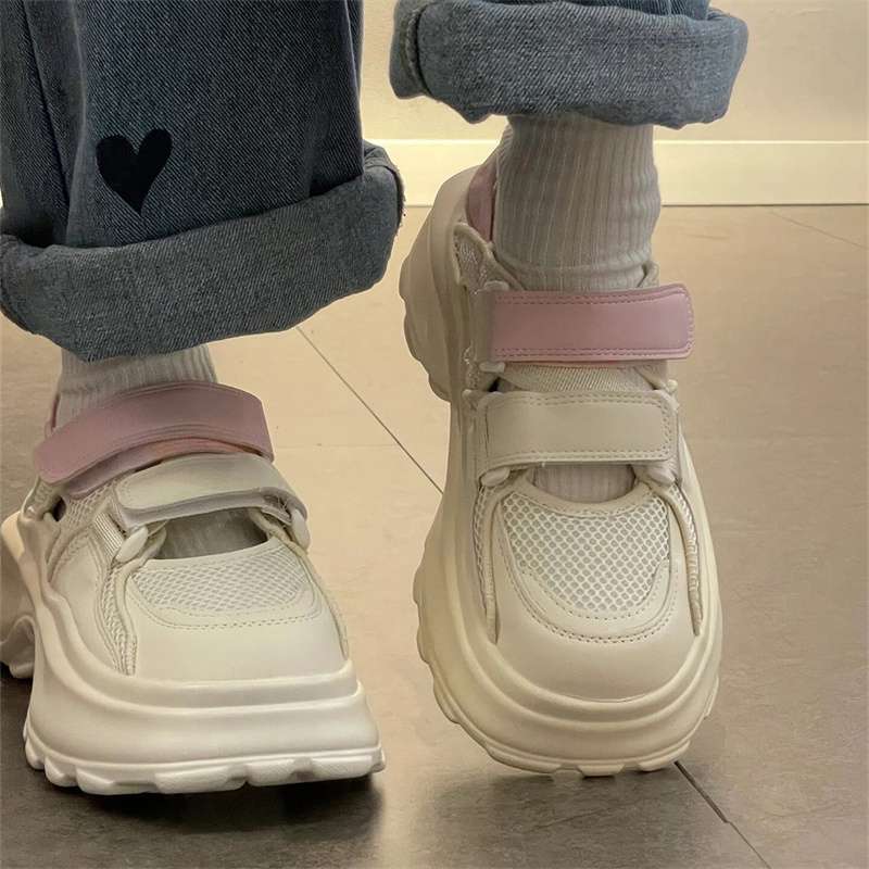 PAPSL2025 New Style Versatile Mesh Bread Head Sports Sandals Visually Slimming Thick Sole Lightweight Breathable White Sandals