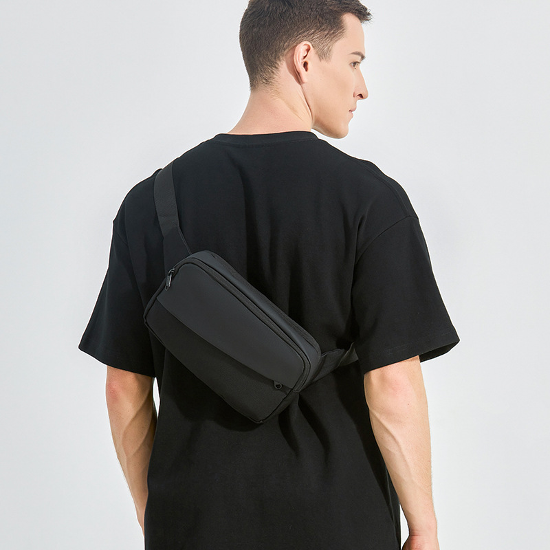 Solid color lightweight universal chest bag one shoulder for leisure