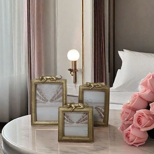 European photo frame, light luxury American European style bedroom table, high-end creative wedding photo frame, wedding photo frame