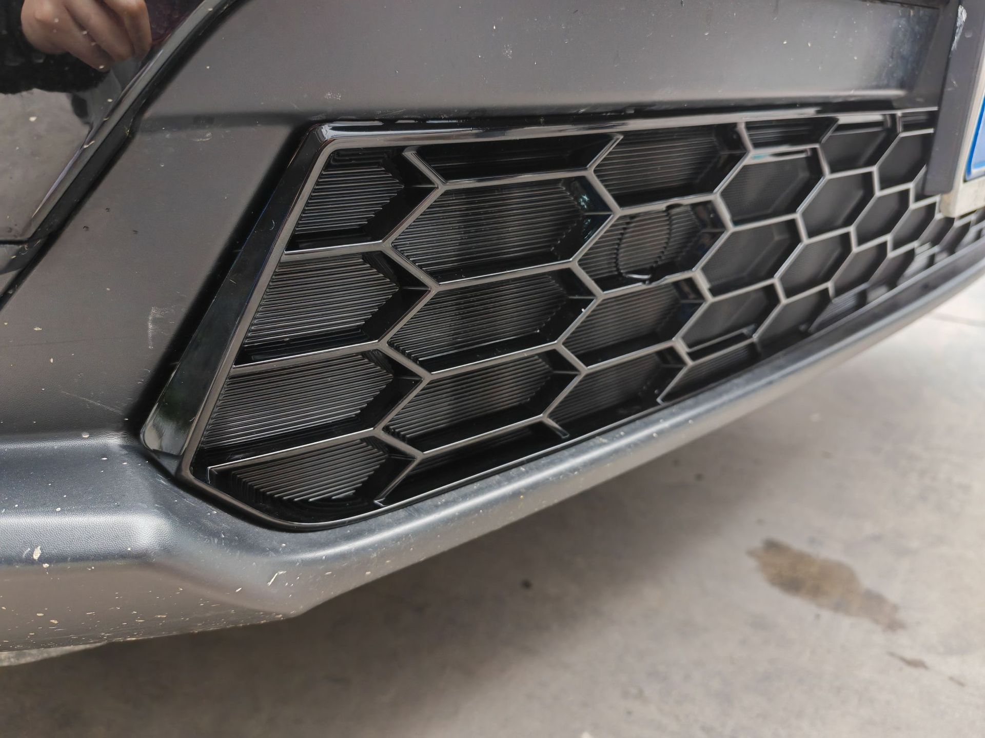 Suitable for 23-24 Honda Crv Insect-Proof Net, Front Modified Special Water Tank Insect-Proof Trim Appearance Accessories