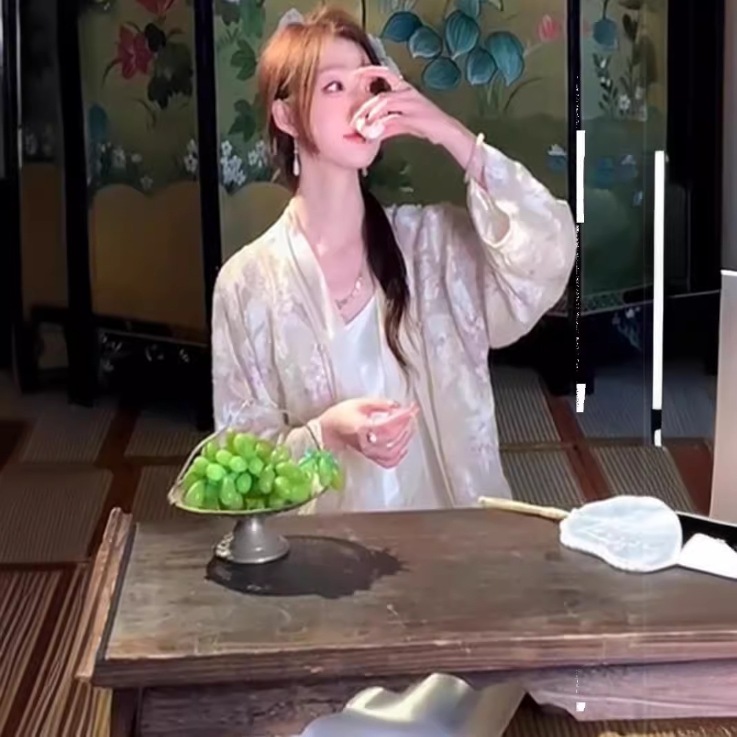 Áo khoác chống nắng nữ phong cách Trung Quốc mới, chất liệu mỏng nhẹ, dáng dài, tay lỡ, mẫu mùa hè — mơ
