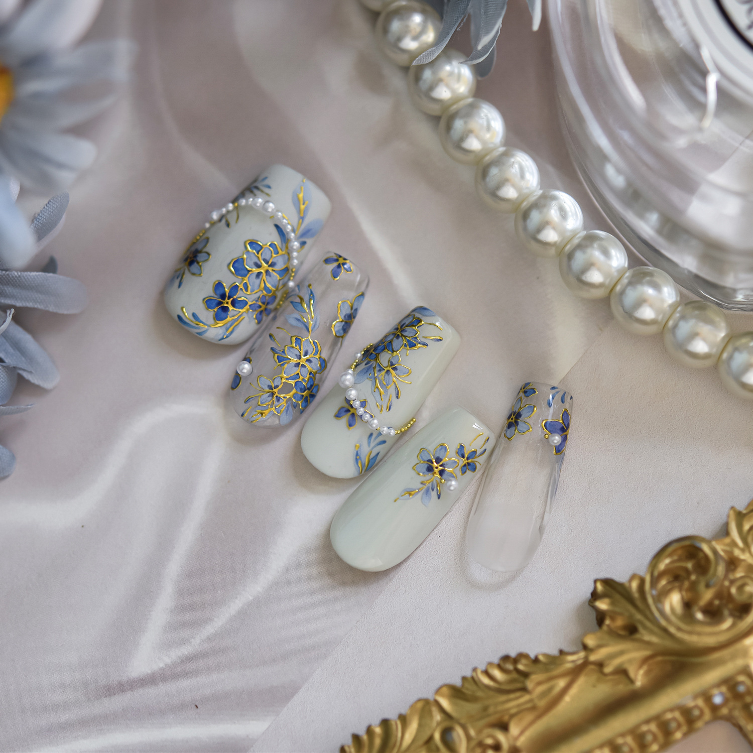 Nuevas pegatinas de uñas de bronceado tridimensional chino retro nicho pegatinas de uñas estilo chino pegatinas de porcelana azul y blanca de oro al por mayor