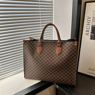 Vintage Printed 2024 New Fashionable Simple Large Capacity Tote Bag Trendy Hand Carrying Commuter Women's Tote Bag