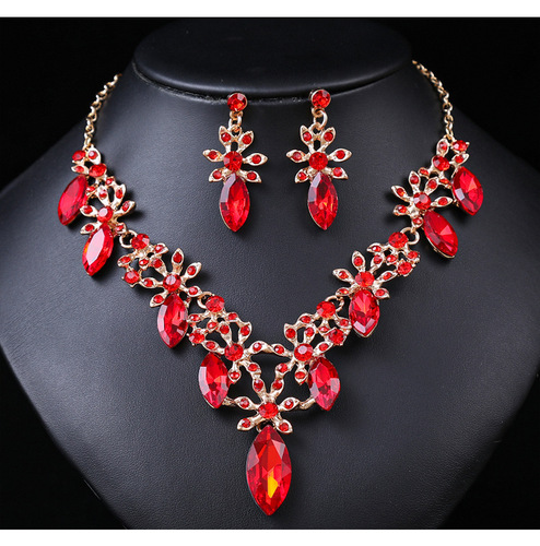 Source factory European and American accessories exaggerated retro necklace set women's luxury crystal banquet dress accessories clavicle chain