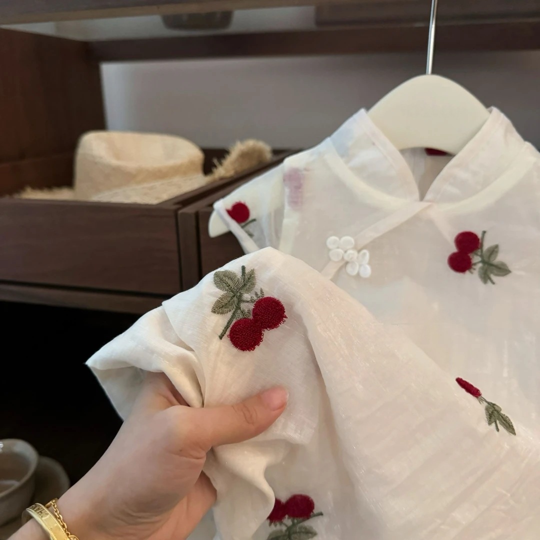 ¡Este es hermoso! 2025 bebé nuevo estilo chino dulce cherry bordado cheongsam chaleco vestido