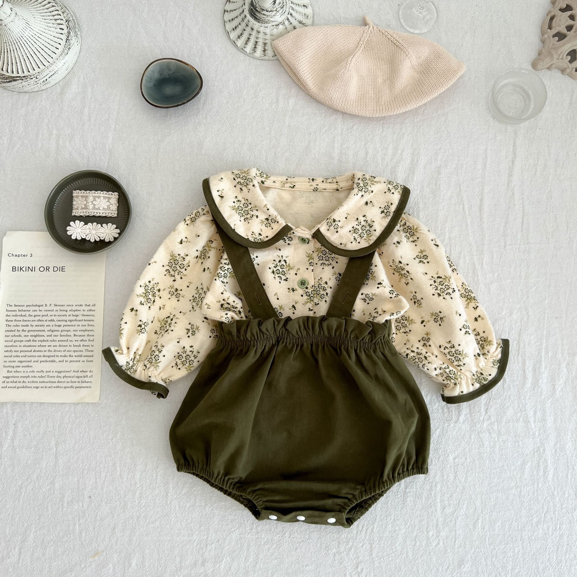 Baby suit 2023 autumn Korean style 0-2 years old baby floral doll collar top suspender bag fart pants two-piece set