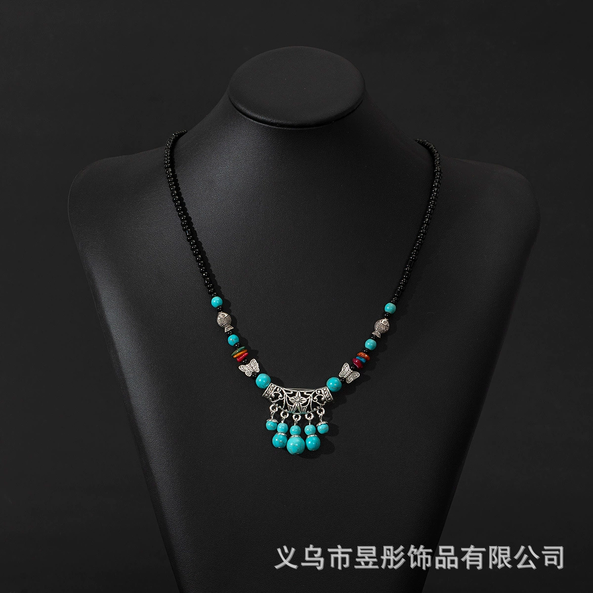 Национальный стиль ретро кисточки с кисточками