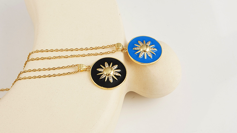 Enamel Necklace Female Simple Drip Oil Round Card Sunflower Titanium Steel Sweater Chain display picture 3