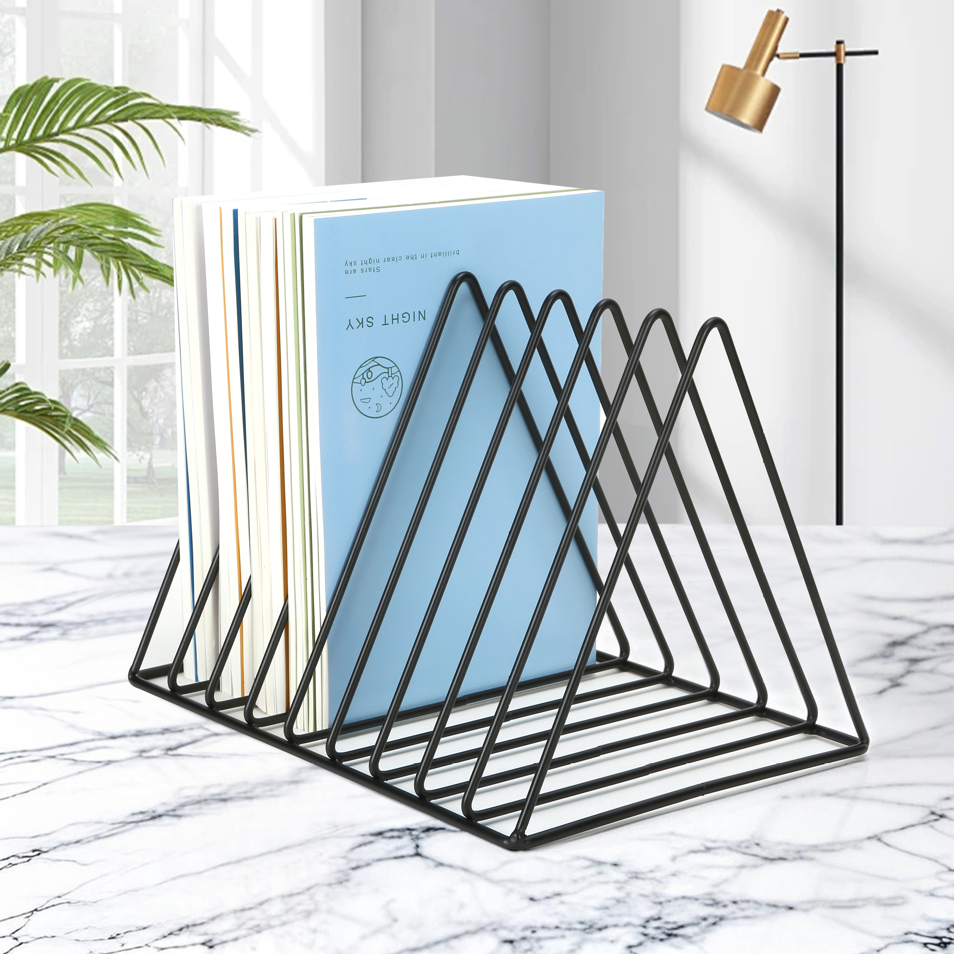 Soporte triangular para libros de hierro forjado, estantería pequeña de escritorio, almacenamiento de libros para estudiantes, decoración de escritorio de oficina, soporte para libros creativo y sencillo image 6
