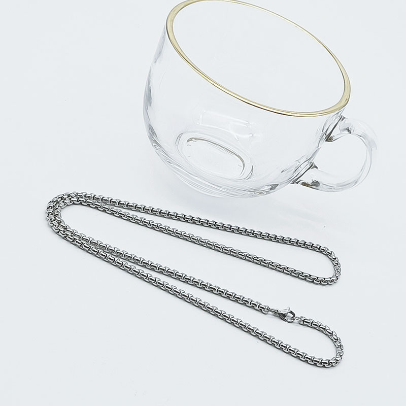Minimalist Stainless Steel Chain Necklace For Men And Women_voghion.com