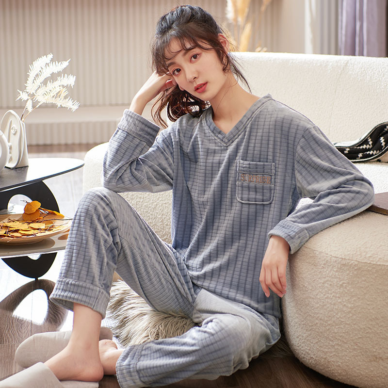 GraceChic GraceChic Xuanliang Factory Direct Coral Homewear Autumn Winter Pullover Round Neck Sleeve Long Pants Island Fleece Couple Pajamas_voghion.com