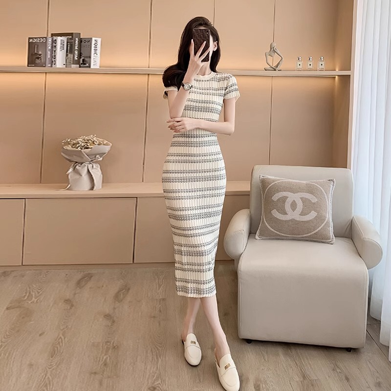 Design Sense Niche Chic Meat Covering Slimming Knitted dress Children Spring 2025 New Striped T-Shirt Long Dress Design Sense Niche Chic Meat Covering Slimming Knitted dress Children Spring 2025 New Striped T-Shirt Long Dress