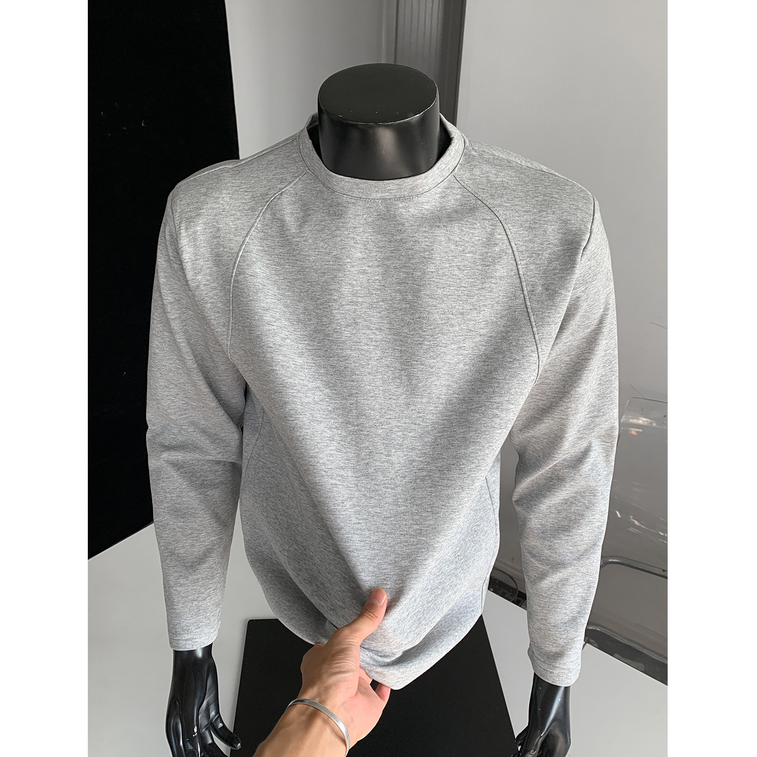 2025秋季新款男士男装轻熟风休闲拼接长袖T恤青年宽松垫肩体恤衫