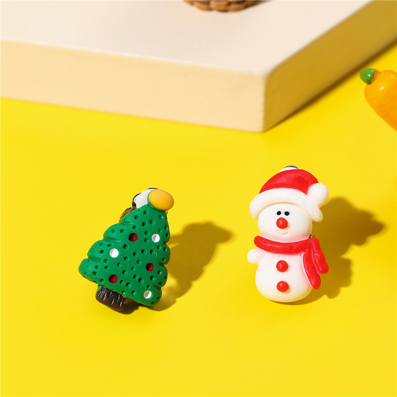 Cartoon Style Snowman Resin Kidu0027S Ear clips 1 Pair
