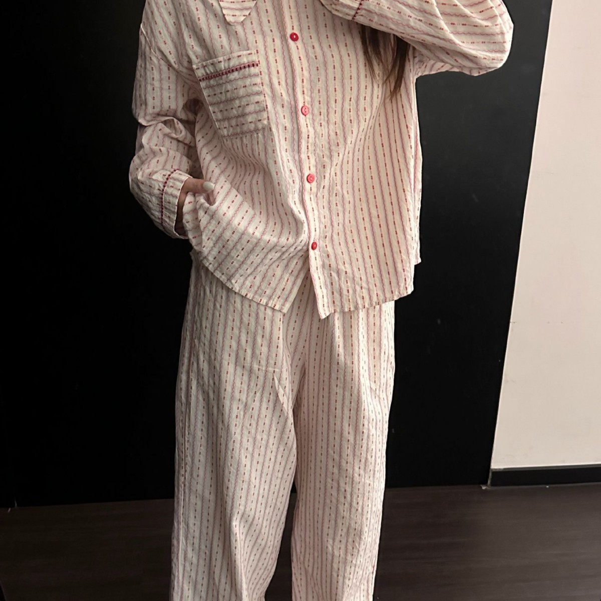 Pijamas a rayas al por mayor transfronterizos de collar de otoño de mujeres nuevos encajes simples sueltos mangas largas set de ropa de hogar larga