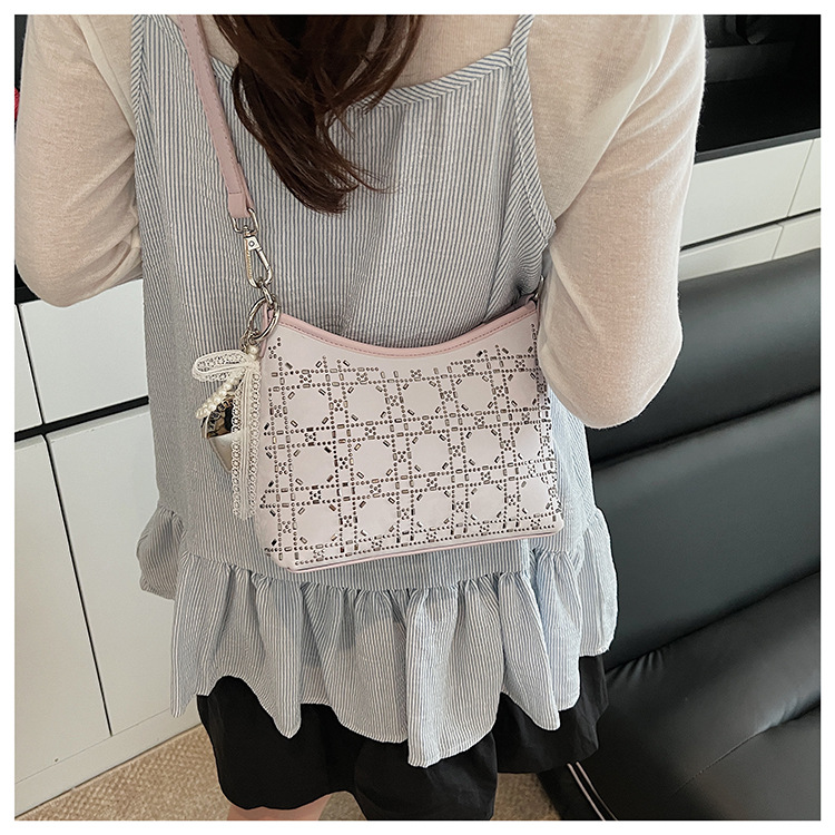 Summer handbag, women's hand-held armpit pillow bag, 2025 new style diamond-encrusted design, single-shoulder fashionable crossbody bag undefined