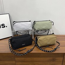 �������e�ٴ�б���Ů�¿���ӆμ���\���֙C���ɷ�ˮƿ��