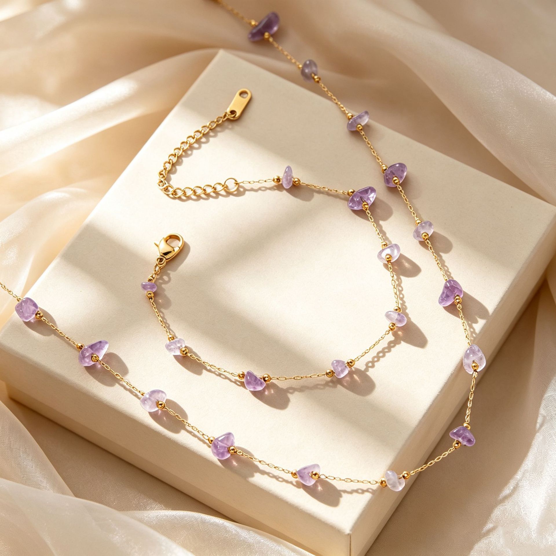 Luxurious and sophisticated purple irregular gold bead and crystal necklace, fashionable niche amethyst collarbone chain set