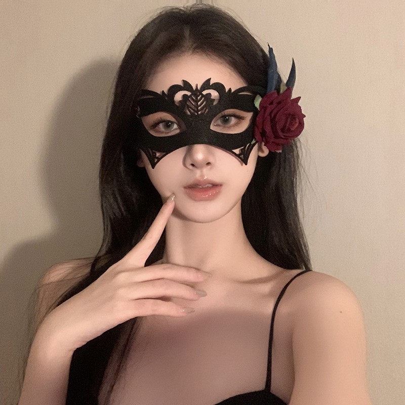 Gothic Half-Face Masquerade Eye Mask with Black Snake Medusa Design — detail image 2