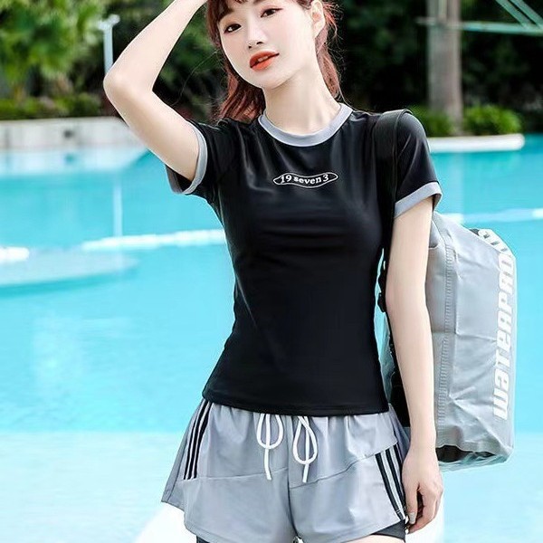 2026 New Style Conservative Women's Swimsuit for Hot Springs, Two-Piece Student Sports Style Swimwear, Tummy-Covering, Slimming, Professional Swimwear