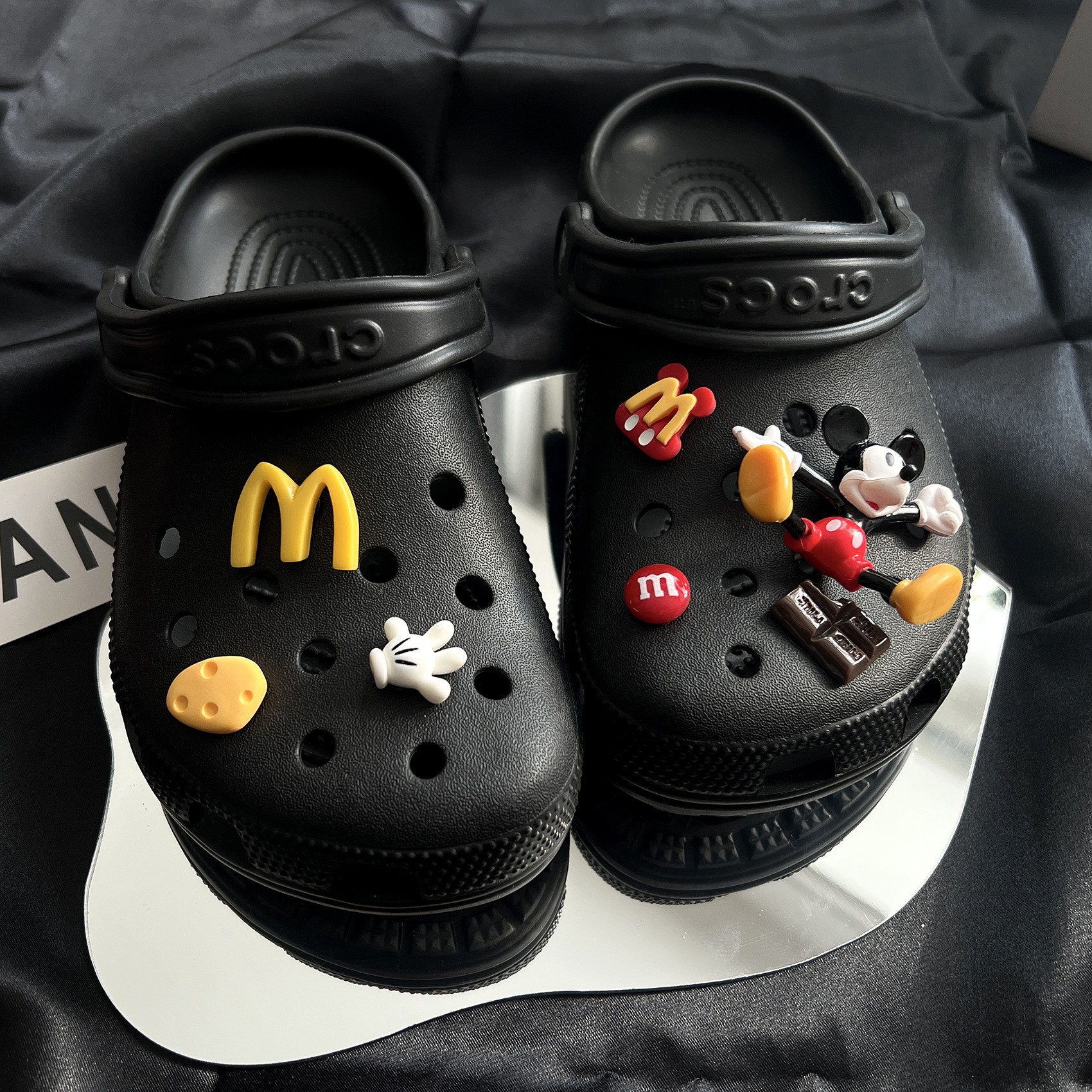 洞靴アクセサリーdiyミッキー靴花趣味食遊びカルロチ洞靴アクセサリー女性装飾