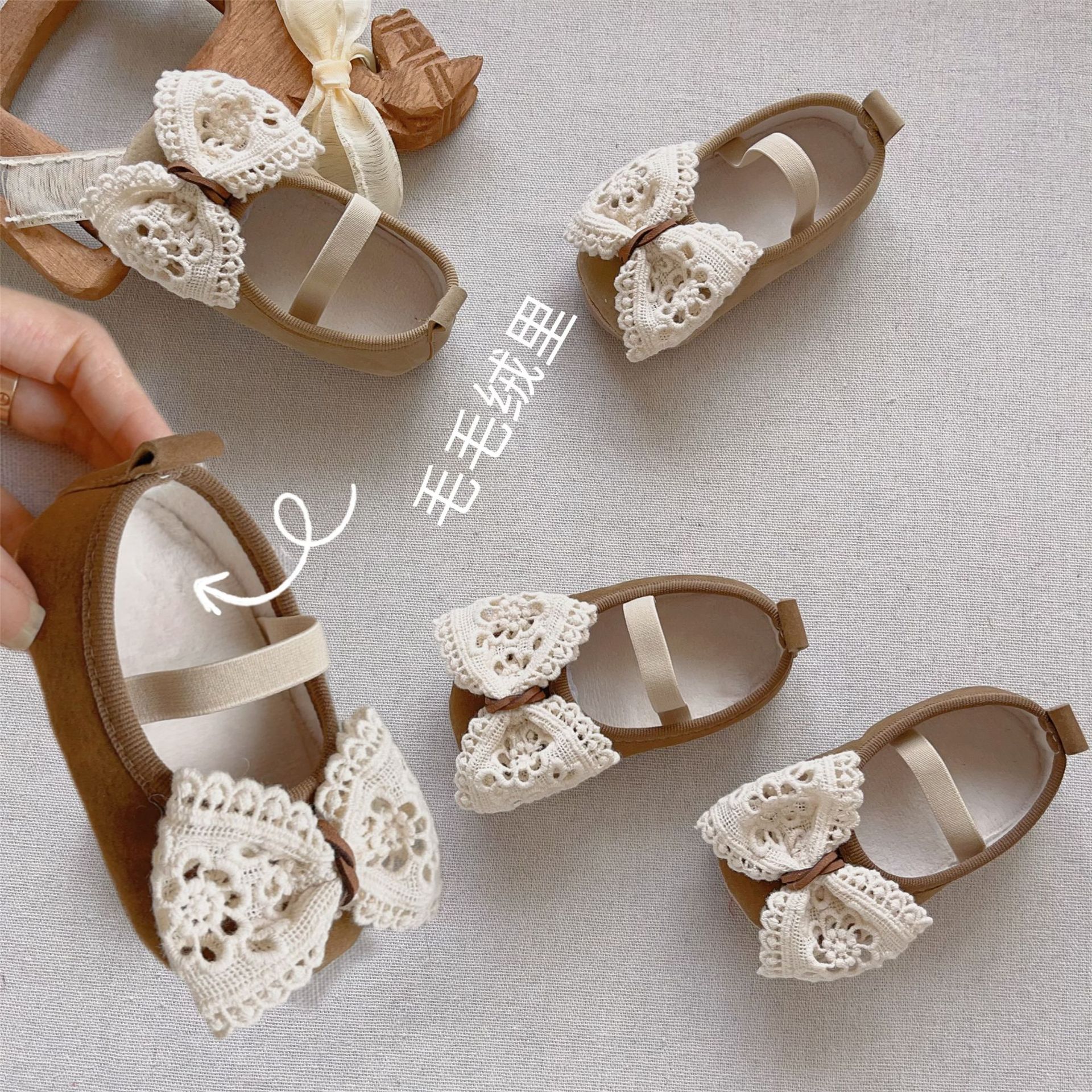 Winter new baby girl toddler shoes non-slip soft bottom soft surface warm velvet princess shoes western style bow tie shoes