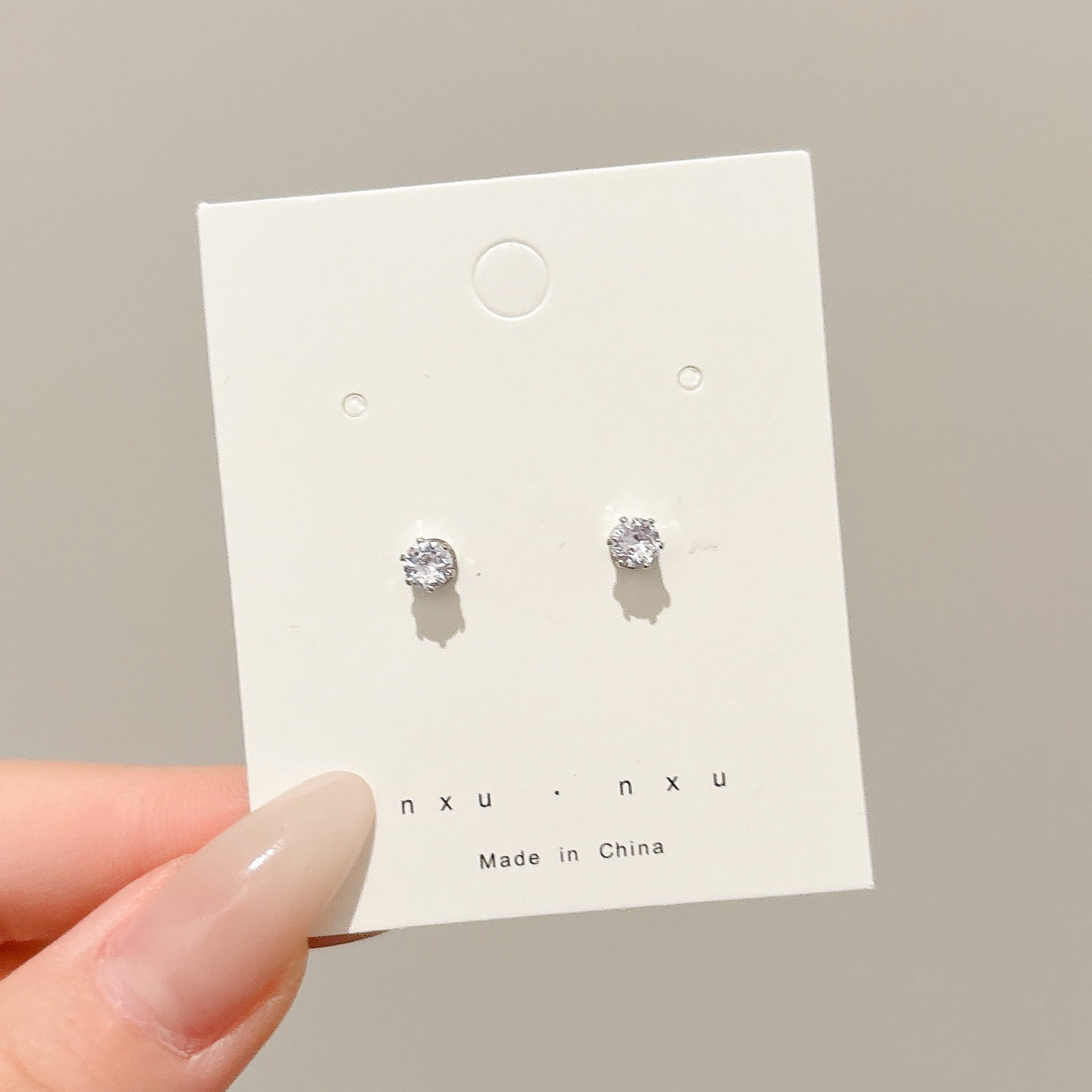 Pendientes de aleación moda coreana, estilo lujo ligero, ideales para puestos callejeros, mercado nocturno y ventas en vivo, al por mayor