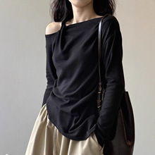 独特小衫高级感斜肩扭结长袖T恤女2025秋季新款不规则露肩针织衫